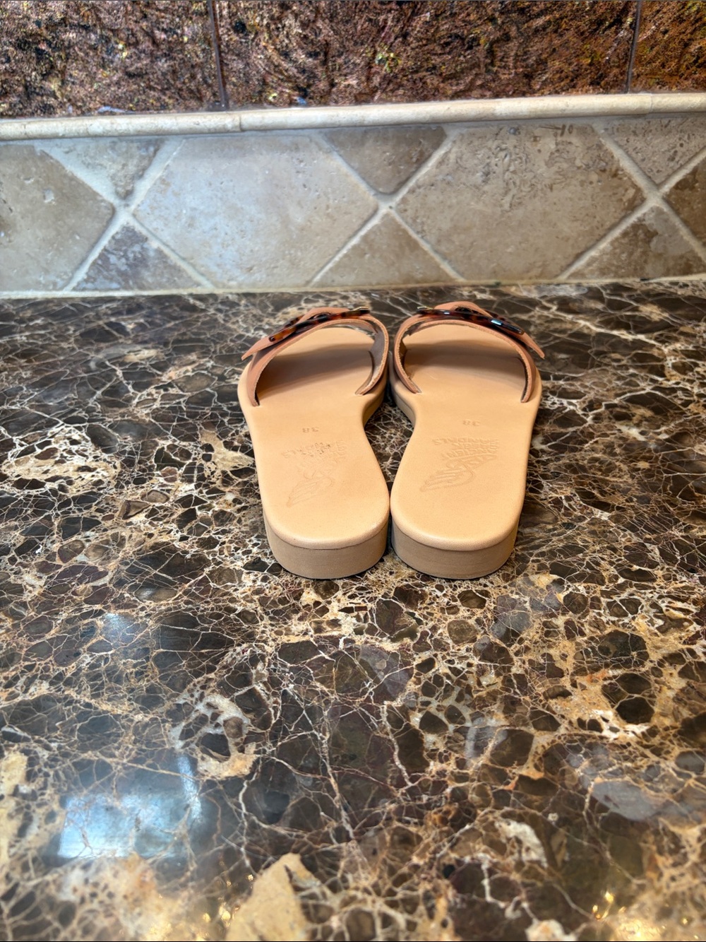 Ancient Greek Sandals Tan Slide Sandals with Tortoiseshell Buckle. Size 38 - Picture 3 of 6